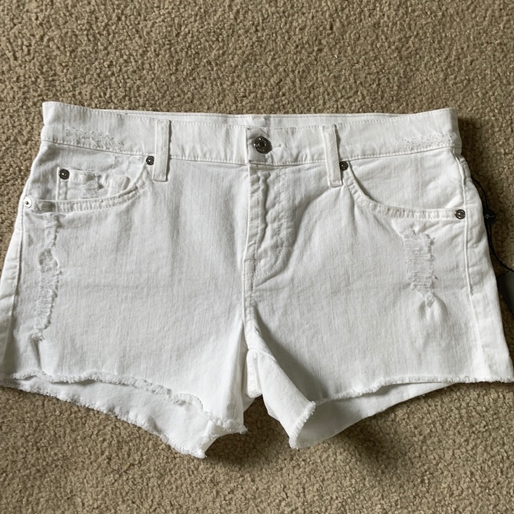 NWT 7 for all mankind size 28 white cut off shorts.